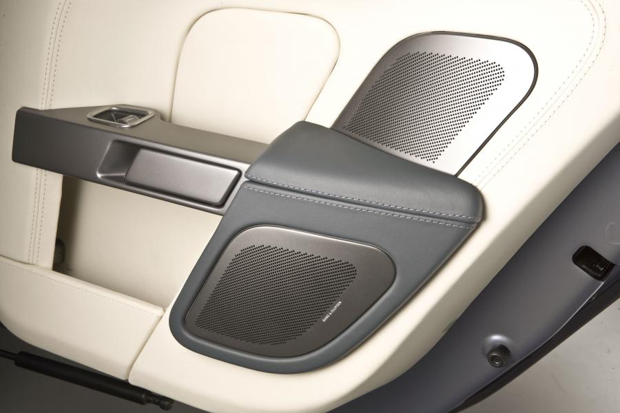 Детали интерьера Aston Martin Rapide 2010 года  (фото 138 из 190)